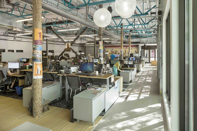 開放式辦公室裝修設(shè)計(jì).jpg 開放式辦公室裝修設(shè)計(jì).jpg