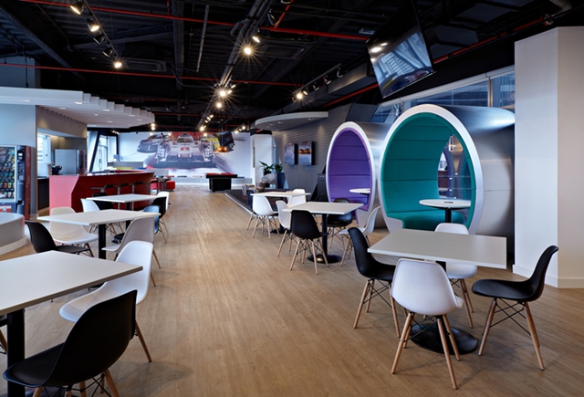 現(xiàn)代時尚辦公室裝修設(shè)計.jpg 現(xiàn)代時尚辦公室裝修設(shè)計.jpg