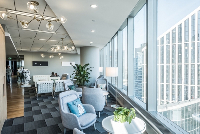 現(xiàn)代簡約辦公室裝修設(shè)計.jpg 現(xiàn)代簡約辦公室裝修設(shè)計.jpg