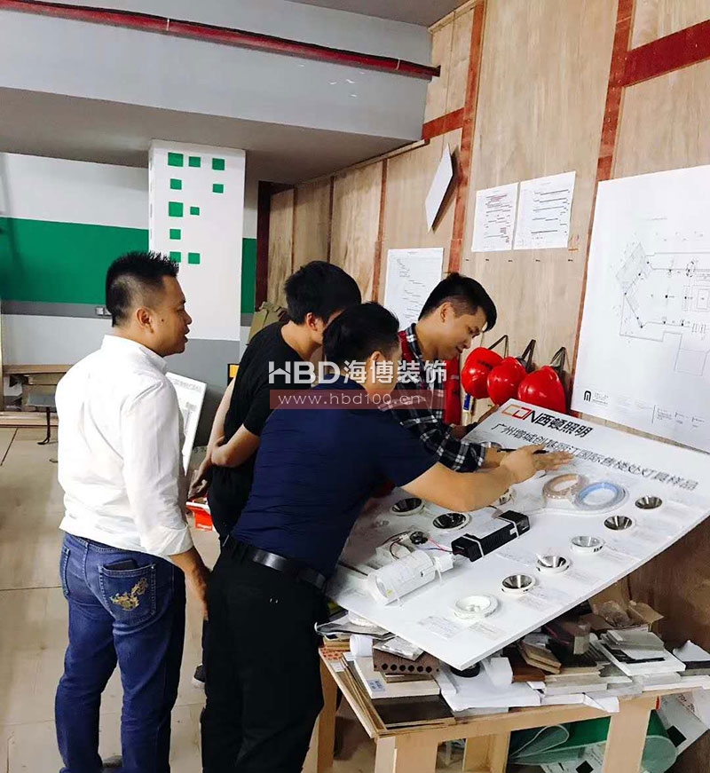 海博裝飾施工現(xiàn)場.jpg 海博裝飾施工現(xiàn)場.jpg